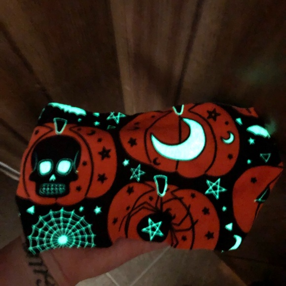 Glow in the dark piggies - Picture 2 of 2